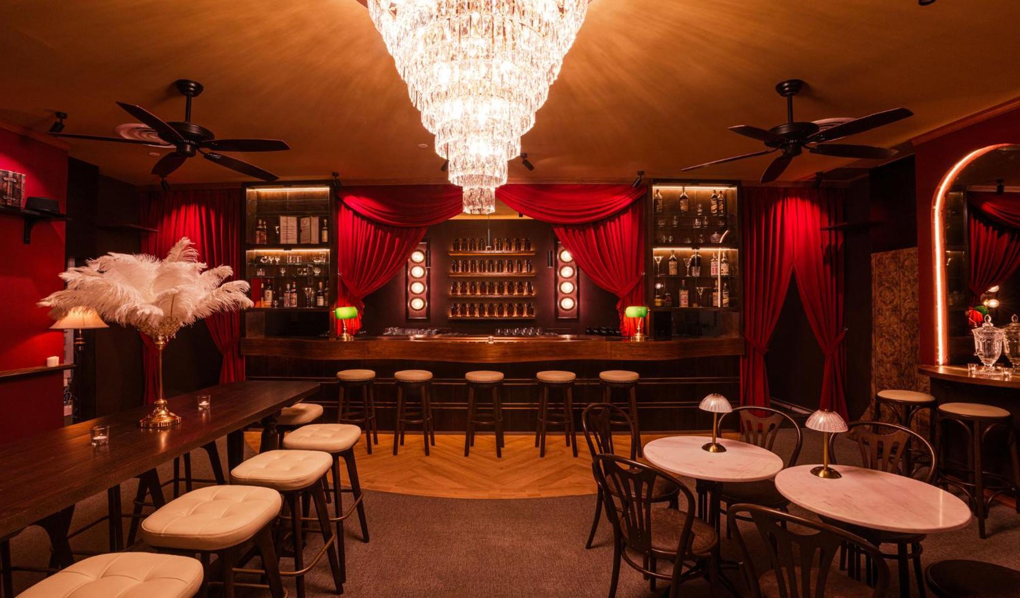 Voco Orchard Singapore By Ihg Exterior foto The interior of the bar