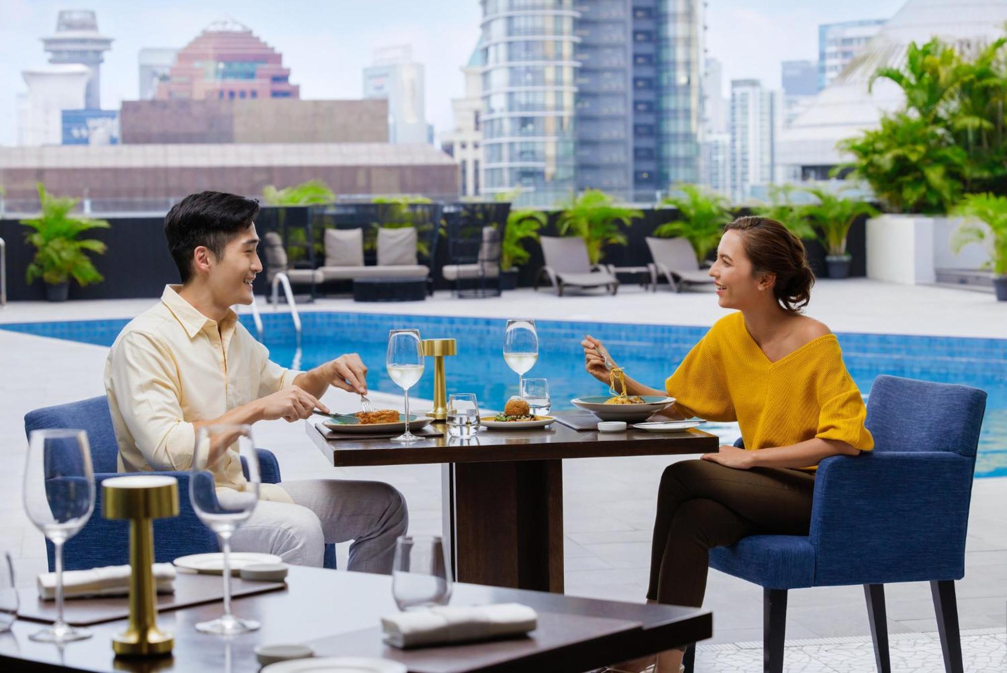 Voco Orchard Singapore By Ihg Exterior foto The Pool Bar