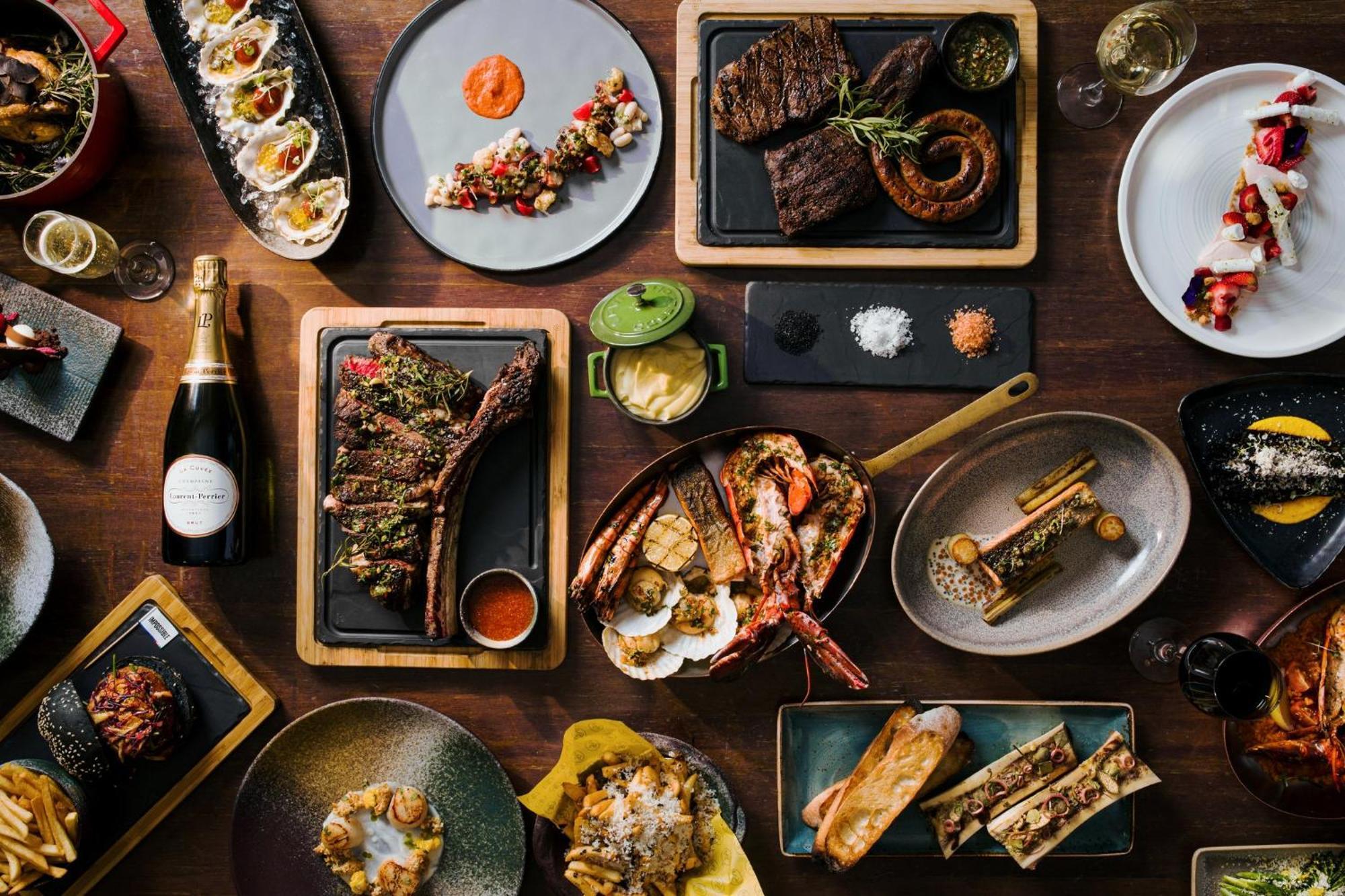 Voco Orchard Singapore By Ihg Exterior foto A selection of dishes from the restaurant